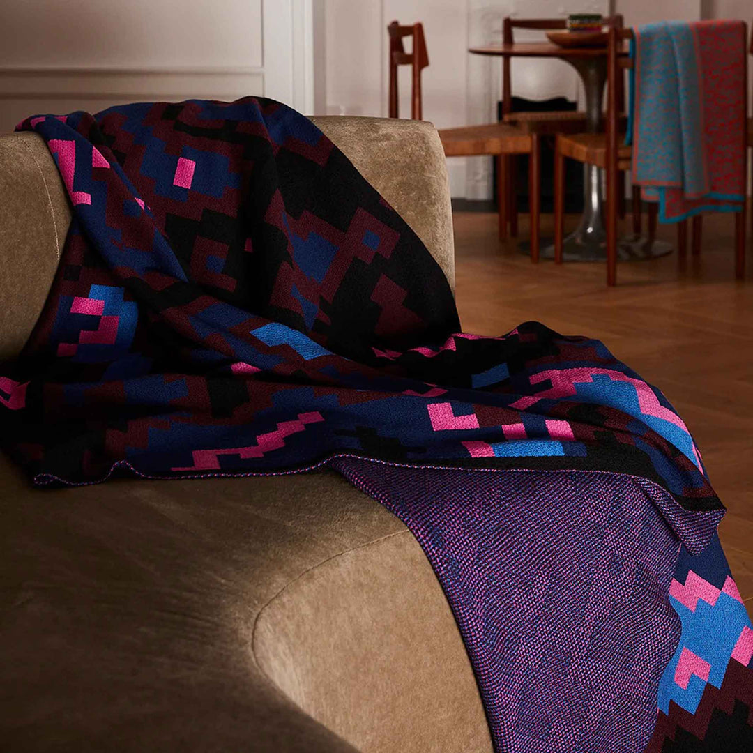 DIGITAL SUNSET - BEDSPREAD - 185x140 cm - Merino wool &amp; silk | Cristian Zuzunaga