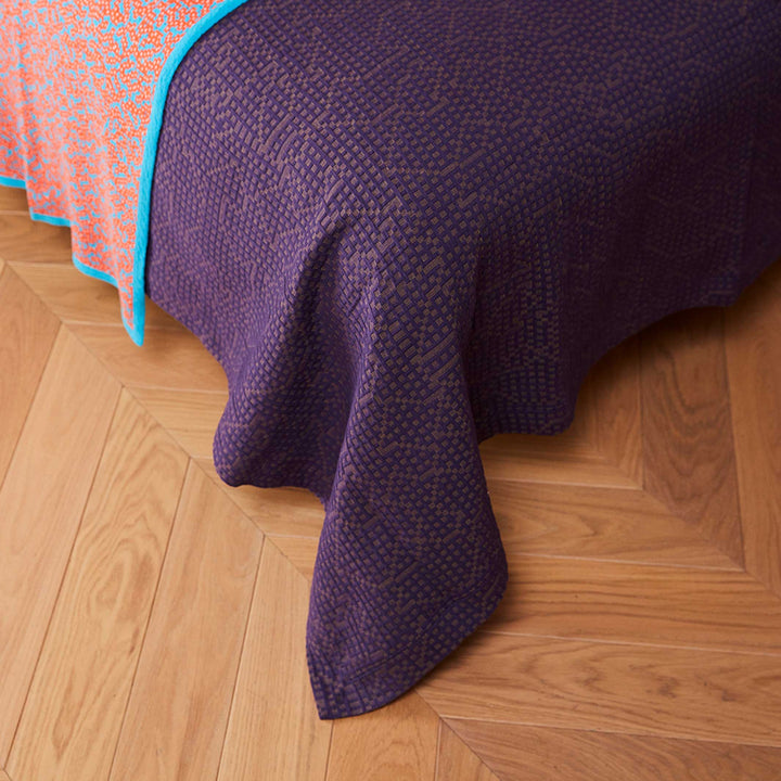 MAPPING BEDSPREAD - purple-colored DAY BED BLANKET - 235x245 cm - 100% cotton | Cristian Zuzunaga