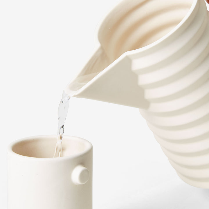 PLEATED PITCHER - WASSER KARAFFE - High Gloss | Areaware