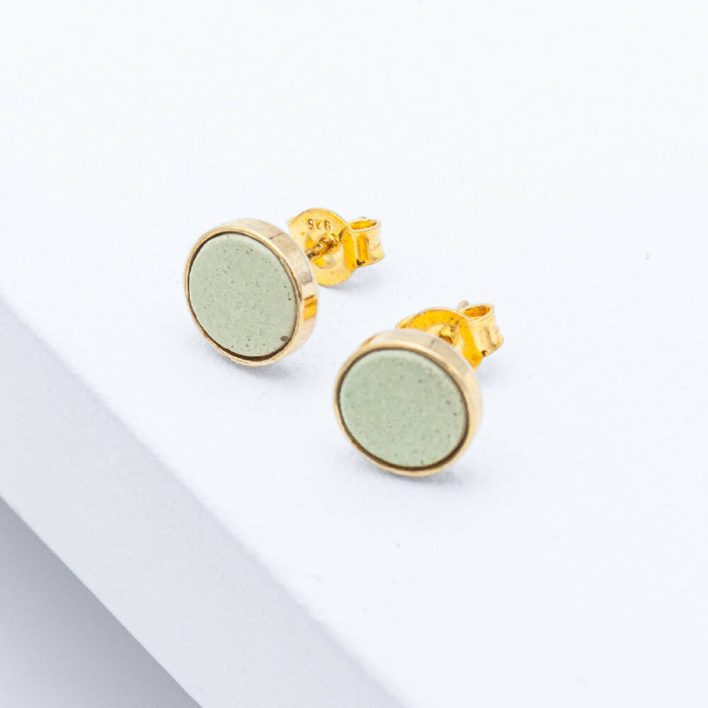 Stud earrings 'R20"