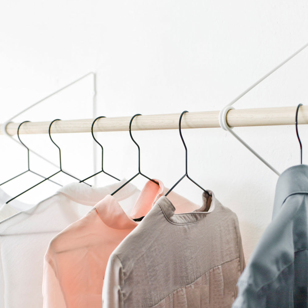 Garderobe - SPRING COATRACK mit 3 Wandhalterungen | Result Objects