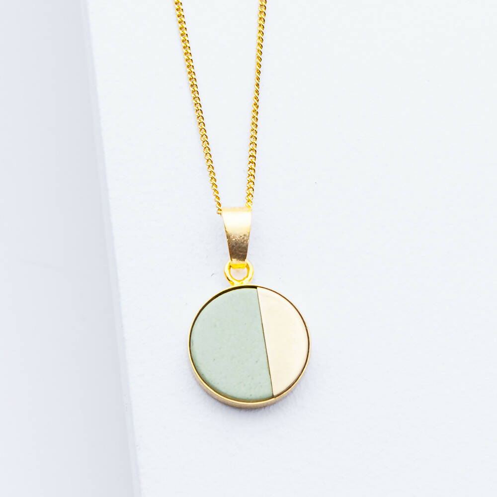 Necklace 'R01'