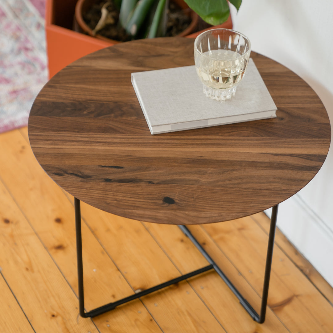 Side table 'Walnut 01'