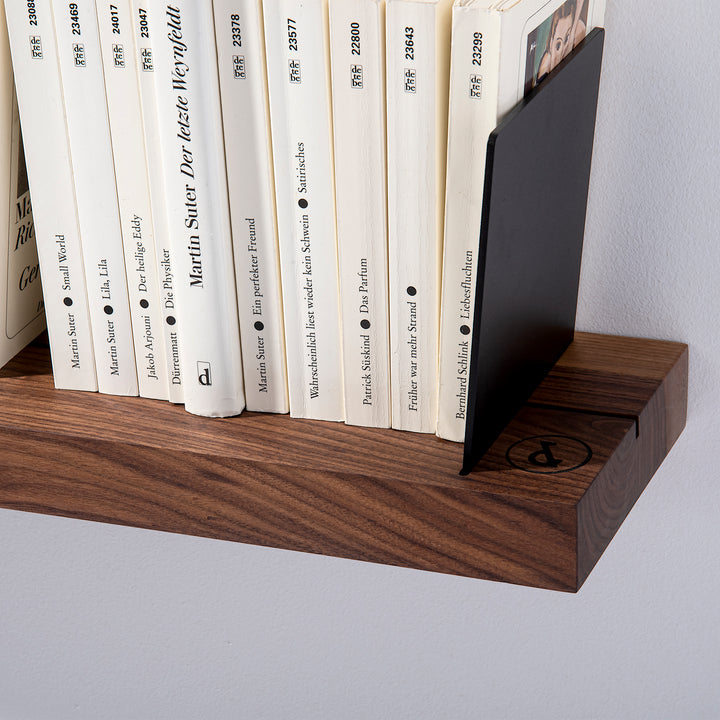 Wall shelf 'Walnut 01' for solid walls