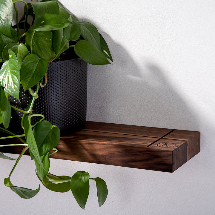 Wall shelf 'Walnut 01' for lightweight walls