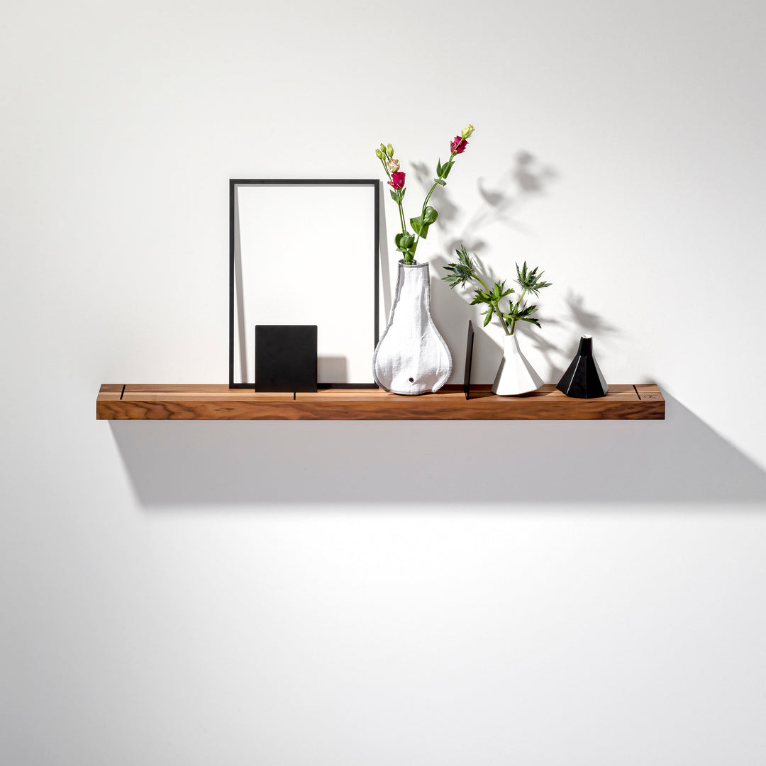 Wall shelf 'Walnut 01' for solid walls