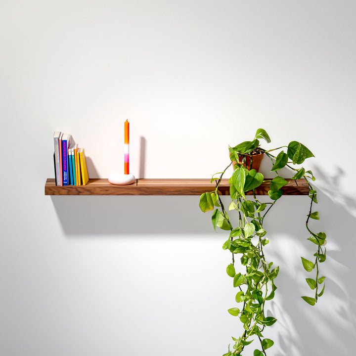 Wall shelf 'Walnut 01' for solid walls