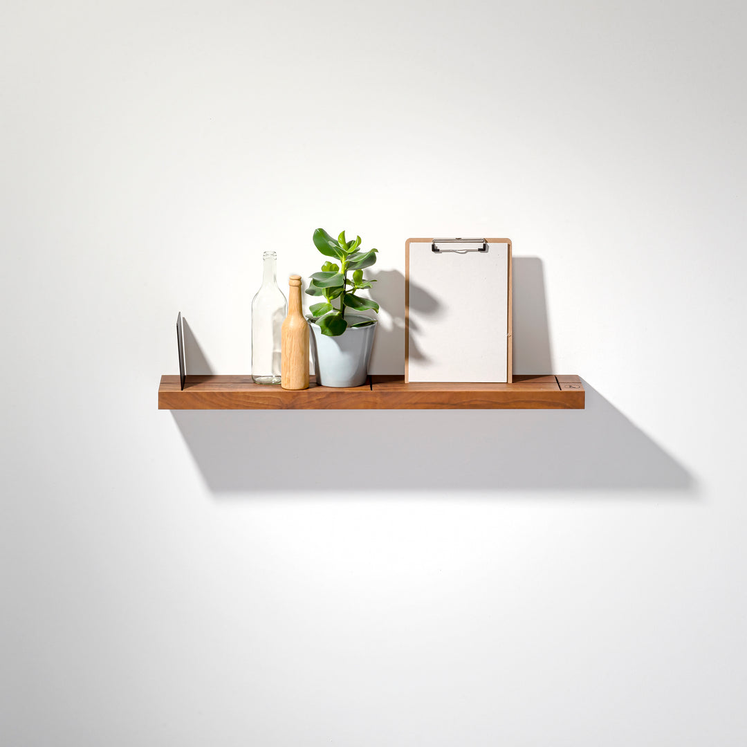 Wall shelf 'Walnut 01' for solid walls