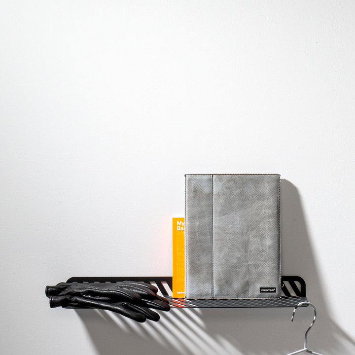 Wall shelf 'Grid 01'